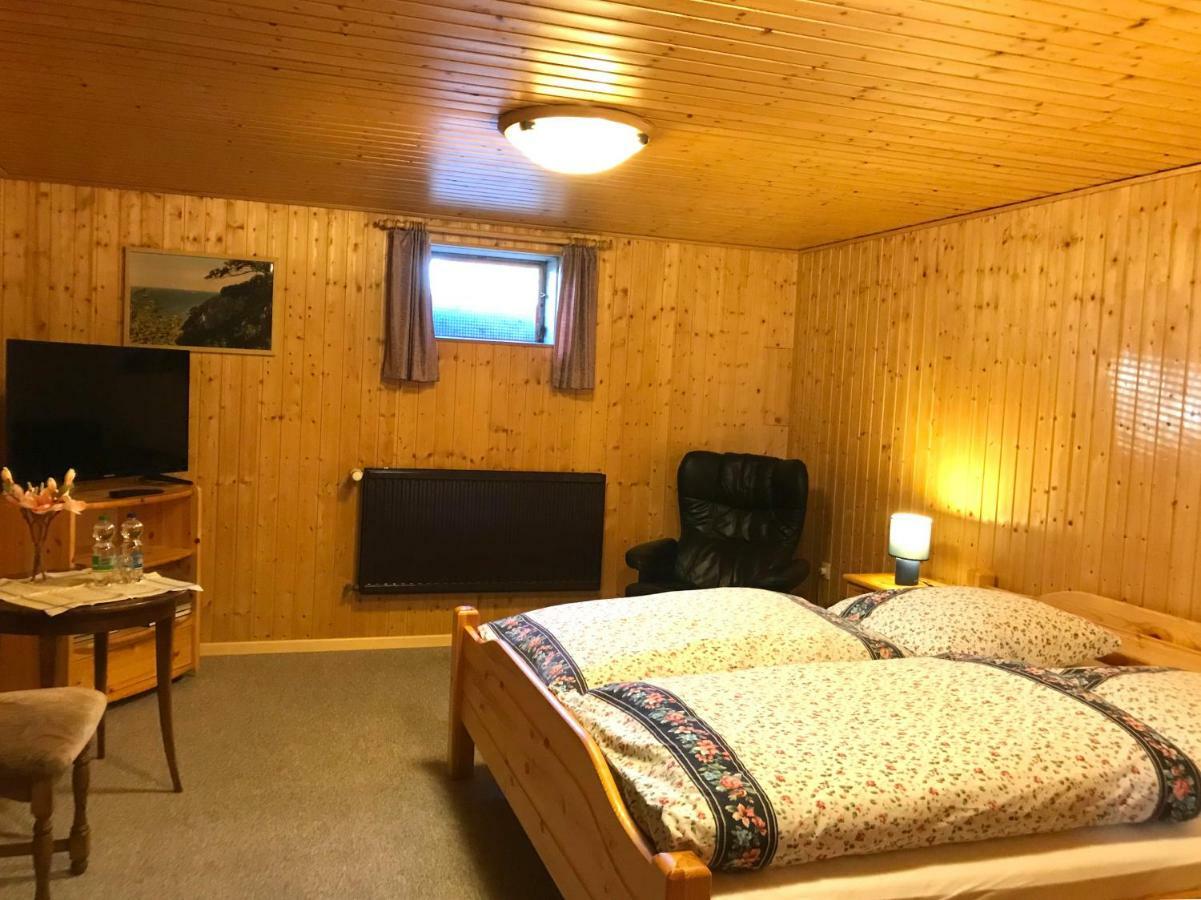 MittelangelnSchoenes Kellerzimmer Mit Bad公寓 外观 照片